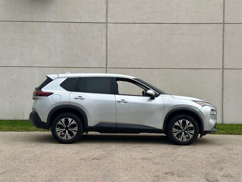 Used 2021 Nissan Rogue SV image 7