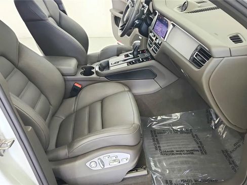 Used 2022 Porsche Macan S AWD/4WD image 37