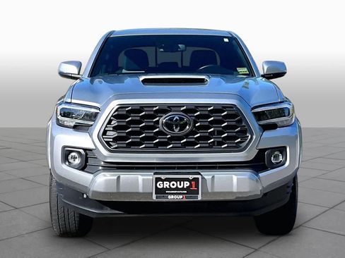 Used 2023 Toyota Tacoma TRD Sport w/ Technology Package AWD/4WD image 4