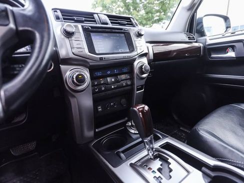 Used 2018 Toyota 4Runner Limited AWD/4WD image 32