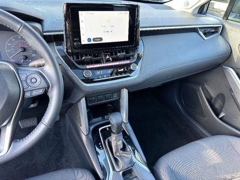 Used 2024 Toyota Corolla Cross LE w/ Moonroof Package image 23