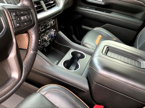 Used 2021 GMC Yukon XL AT4 w/ AT4 Premium Package AWD/4WD image 15