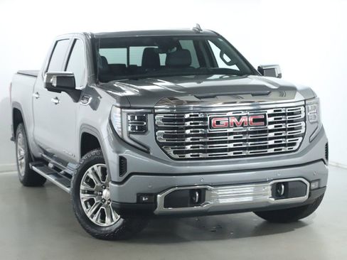 Used 2023 GMC Sierra 1500 Denali w/ Technology Package AWD/4WD image 1