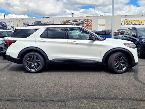 New 2026 Ford Explorer ST image 3