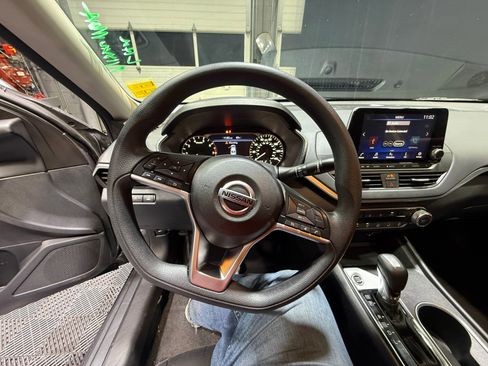 Certified 2022 Nissan Altima 2.5 SV image 9