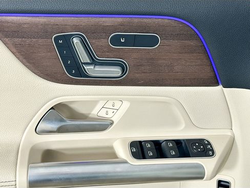 Certified 2023 Mercedes-Benz GLA 250 4MATIC w/ Premium Package image 23