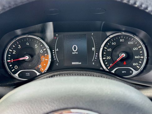 Used 2018 Jeep Renegade Altitude AWD/4WD image 13