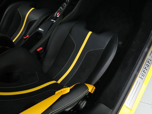 Certified 2022 Ferrari F8 Tributo image 22