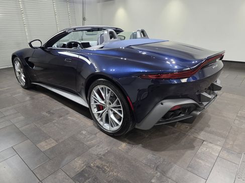 Used 2021 Aston Martin V8 Vantage Roadster image 2