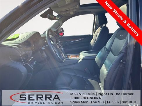 Used 2019 Cadillac Escalade Luxury image 9