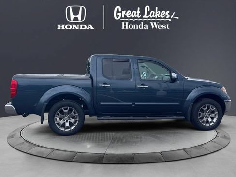 Used 2015 Nissan Frontier SL w/ Moonroof Package AWD/4WD image 6