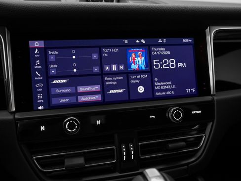 Used 2025 Porsche Macan image 33