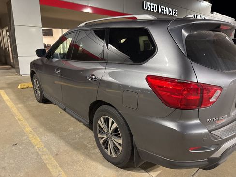 Used 2020 Nissan Pathfinder S image 7