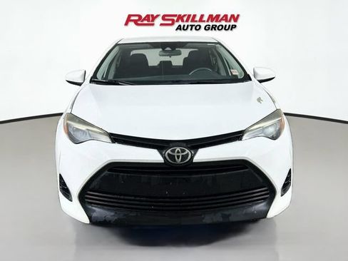Used 2017 Toyota Corolla LE FWD image 2