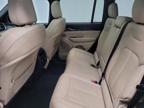 Used 2022 Jeep Grand Cherokee Limited 4xe image 18