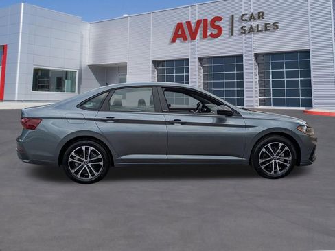 Used 2025 Volkswagen Jetta Sport FWD image 5