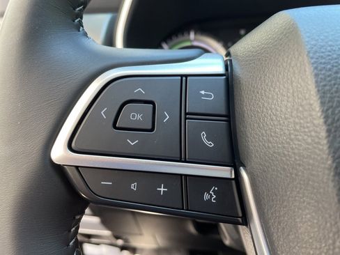 Used 2025 Toyota Highlander XLE image 20