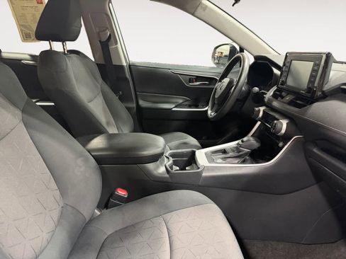 Used 2020 Toyota RAV4 XLE w/ All Weather Liner Package FWD image 16