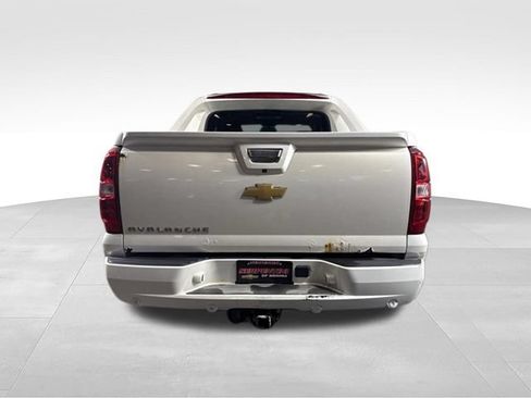 Used 2013 Chevrolet Avalanche LTZ AWD/4WD image 8