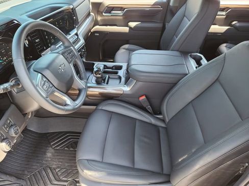 Used 2026 Chevrolet Silverado 1500 LT Trail Boss w/ LT Trail Boss Premium Package AWD/4WD image 11