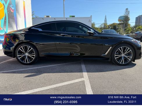 Used 2019 INFINITI Q60 3.0t Luxe w/ Essential Package image 4