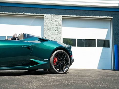 Used 2016 Lamborghini Huracan LP 610-4 AWD/4WD image 32