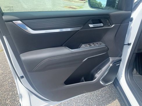 New 2026 GMC Acadia Elevation image 19