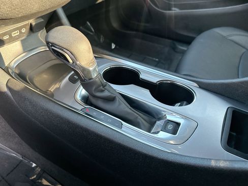 Used 2024 Chevrolet Malibu LT image 19