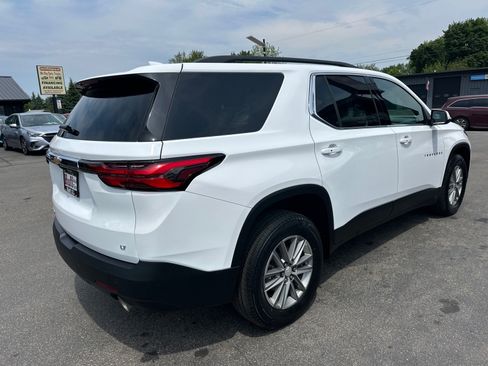 Used 2023 Chevrolet Traverse LT w/ Rear Camera Mirror Package AWD/4WD image 3