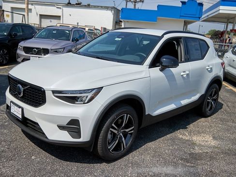 New 2026 Volvo XC40 B5 Core image 6