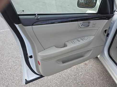 Used 2009 Cadillac DTS image 18