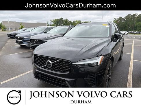 Used 2023 Volvo XC60 B5 Plus w/ Climate Package FWD image 10