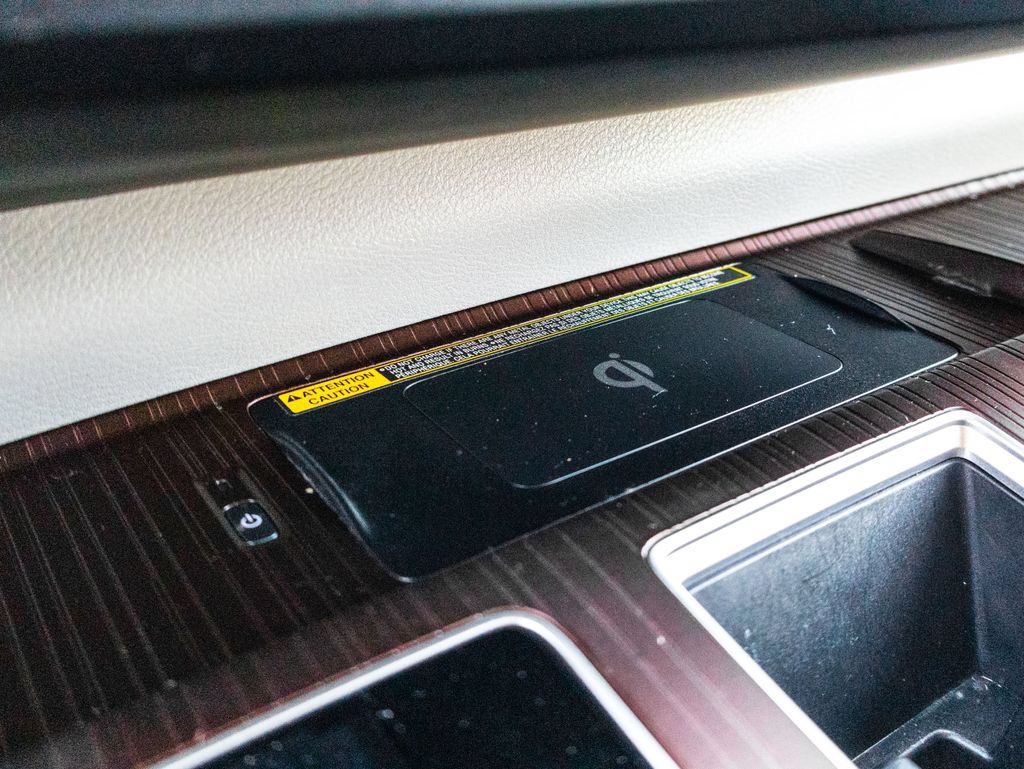 Used 2024 Toyota Sienna LE w/ LE Plus Package FWD image 26