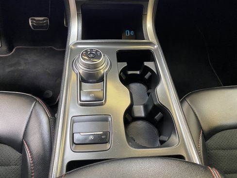 Used 2024 Ford Edge ST-Line image 44