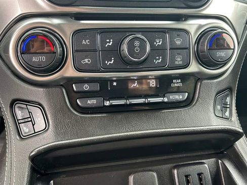 Used 2019 Chevrolet Suburban Premier AWD/4WD image 30