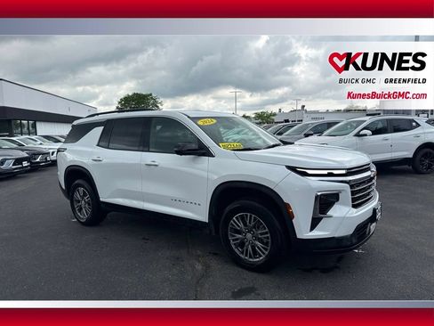 Used 2024 Chevrolet Traverse LT AWD/4WD image 4