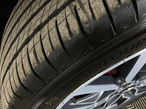 Certified 2024 Cadillac XT6 Sport w/ Technology Package image 31