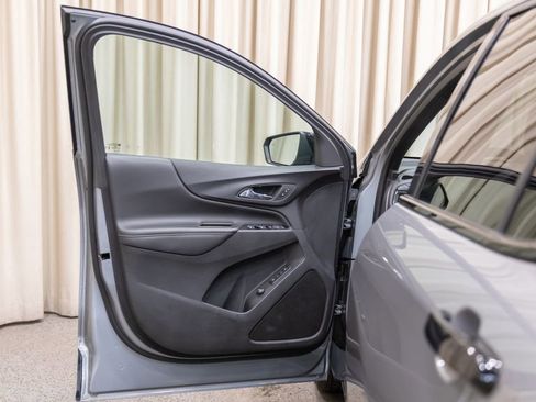 Used 2023 Chevrolet Equinox Premier AWD/4WD image 8