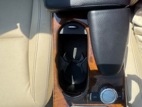 Used 2014 Mercedes-Benz SLK 250 image 24