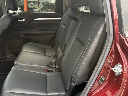 Used 2017 Toyota Highlander XLE image 33