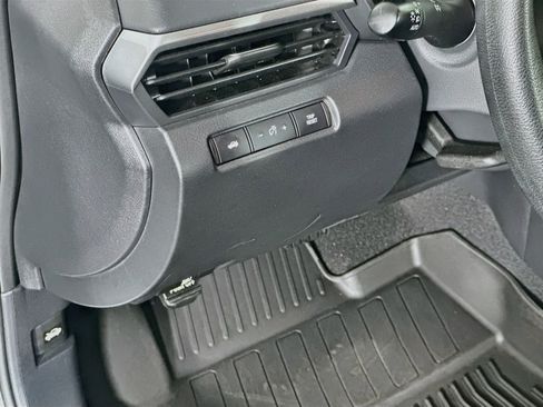 Used 2024 Nissan Altima 2.5 S FWD image 17