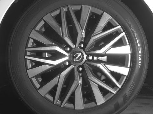 Used 2025 Nissan Altima 2.5 SV image 12