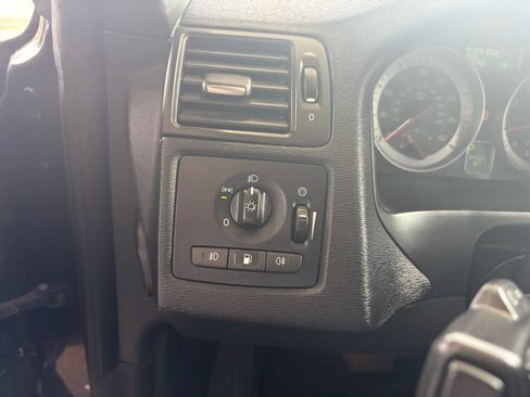 Used 2013 Volvo C70 T5 image 18