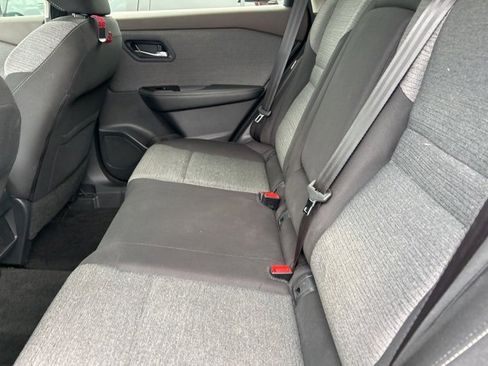 Used 2022 Nissan Rogue SV image 41