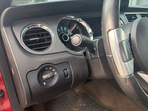 Used 2013 Ford Mustang GT image 17