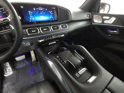 Used 2024 Mercedes-Benz GLS 450 4MATIC image 15