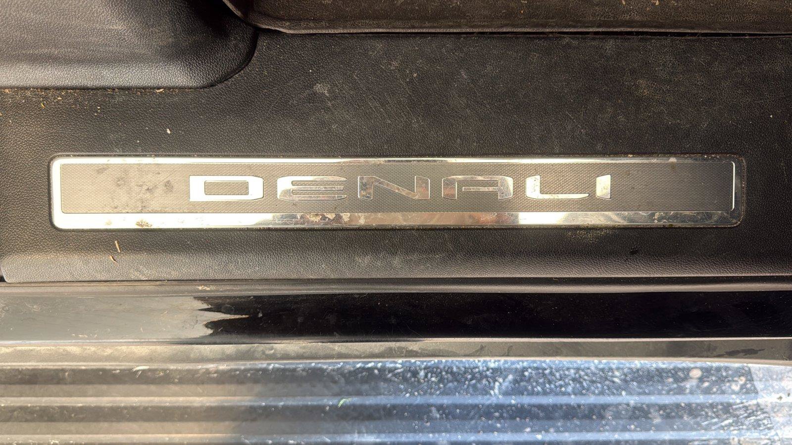 Used 2022 GMC Yukon Denali w/ Denali Premium Package AWD/4WD image 30