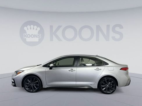 Used 2024 Toyota Corolla SE AWD/4WD image 2