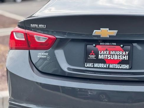 Used 2017 Chevrolet Malibu LT image 12