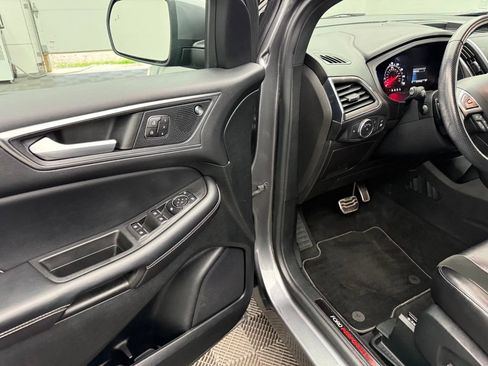 Used 2022 Ford Edge ST AWD/4WD image 17